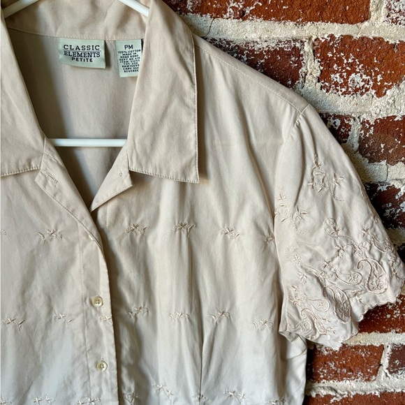 Y2K Classic Elements pale pink embroidered floral short sleeve button down - Picture 8 of 9